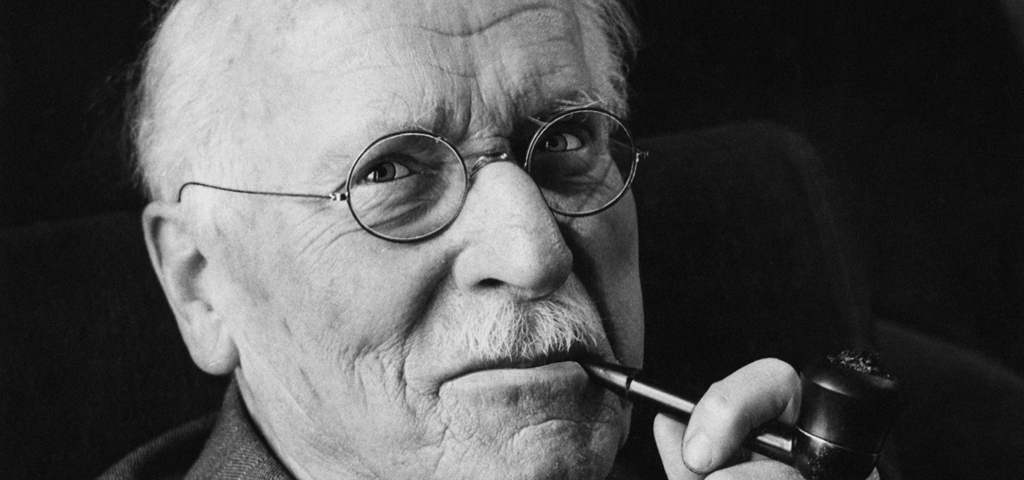 Swiss psychiatrist Carl Gustav Jung (1875 ? 1961), the founder of analytical psychology, 1960. (Photo by Douglas Glass/Paul Popper/Popperfoto/Getty Images)