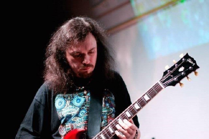 Ilya Lipkin, guitarist of The Re-Stoned