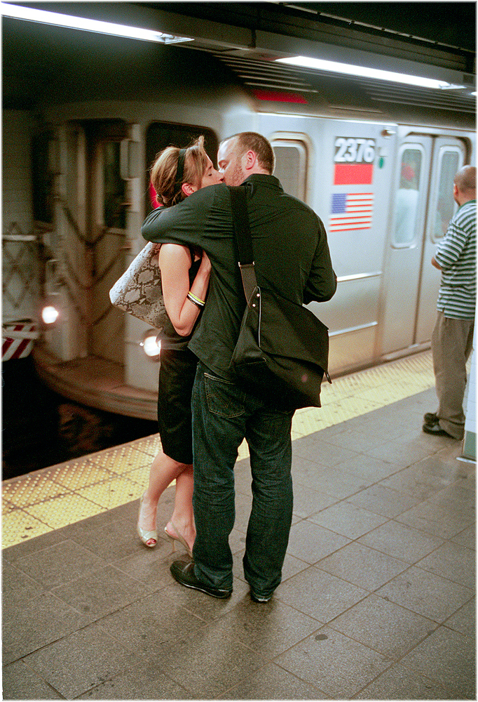 matt-weber-kissing-in-subway-6