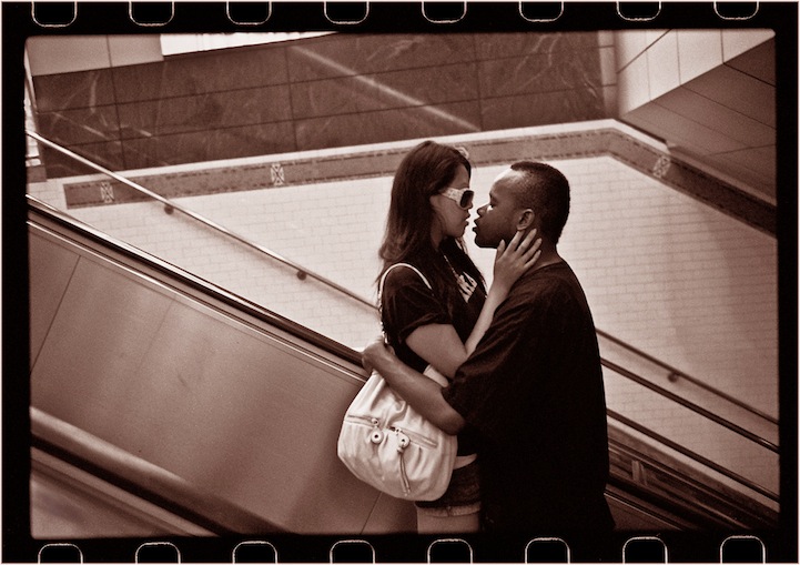 matt-weber-kissing-in-subway-9