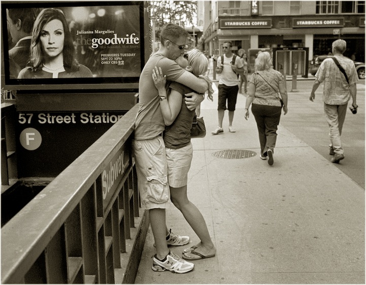 matt-weber-kissing-in-subway2