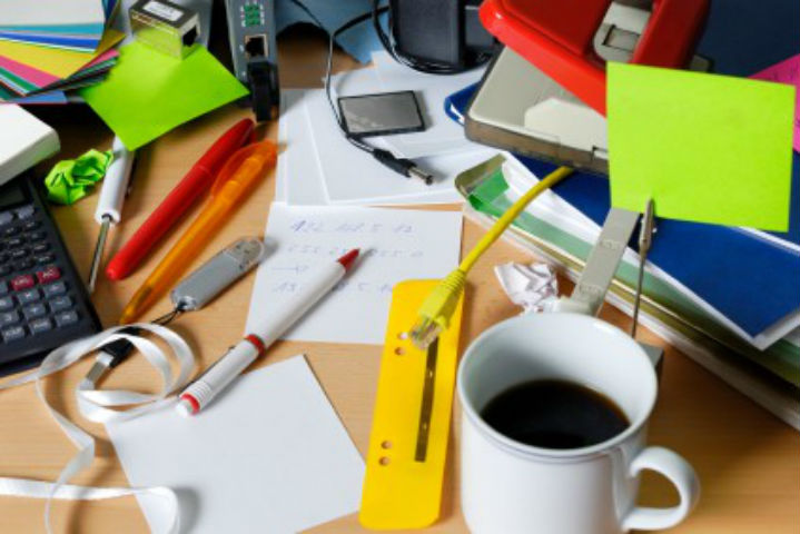 The-benefits-of-cutting-down-office-clutter