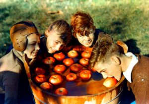 boys-bobbing-for-apples-nat_geo_found_16