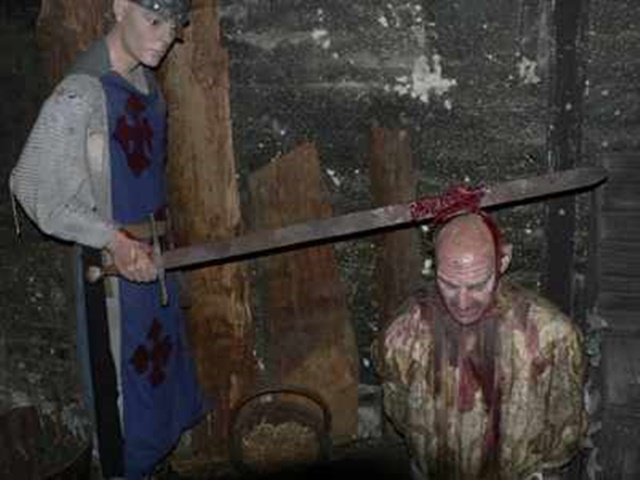 london-the-london-dungeon_2005-08_02_resize