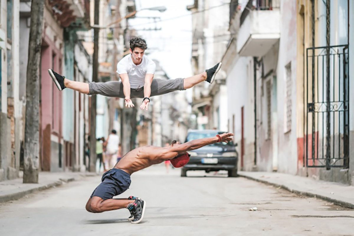 5 καρέ στους δρόμους της Κούβας από τον Omar Z Robles